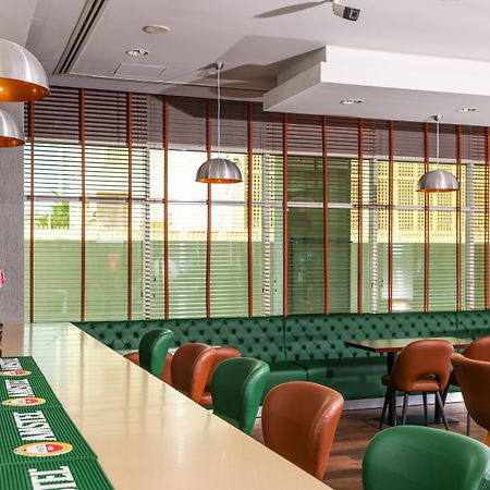 Holiday Inn Express Dubai, Jumeirah By Ihg Экстерьер фото